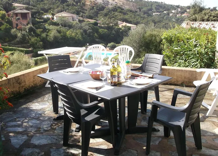Maison Charmante A Avec Vue Sur La Et Piscine Holiday home