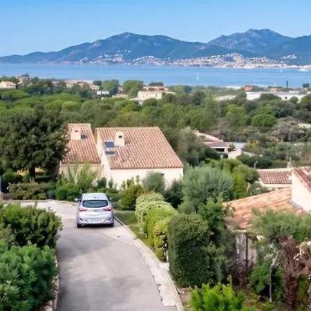 Maison Charmante A Avec Vue Sur La Et Piscine Holiday home